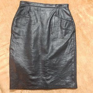 💯% Genuine leather Black lined skirt